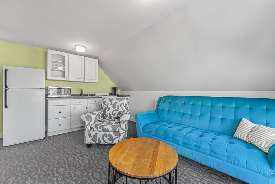 More Photos Of 601 W Front St, Traverse City Specialty For Sale