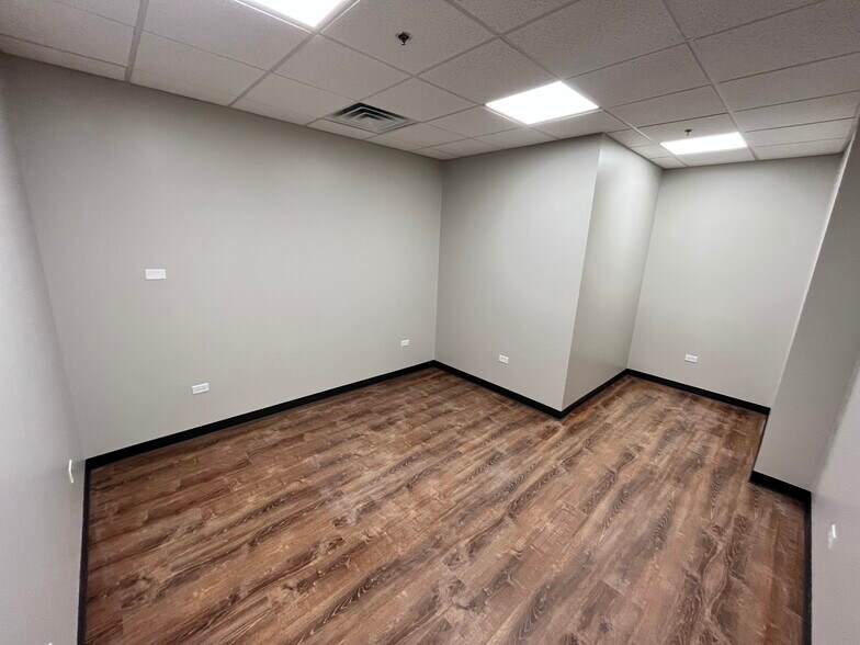 More Photos Of 113 Main St, Oswego Medical For Lease