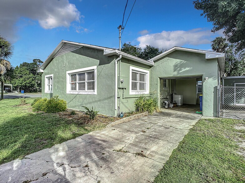 More Photos Of 409 N Ridgewood Ave, Edgewater Office For Sale