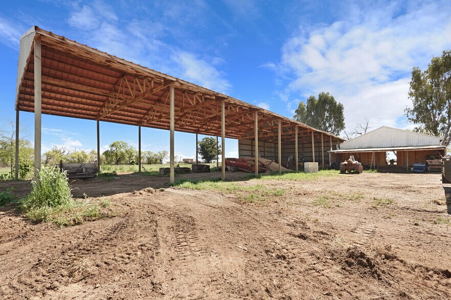 More Photos Of 28600 Sowles Rd, Galt Land For Sale