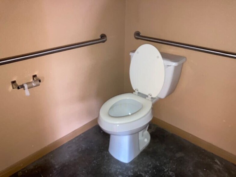 More Photos Of 1005 N 10th, Killeen Office Residential For Lease