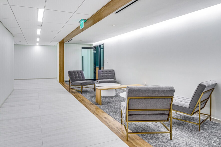 More Photos Of 205 Datura St, West Palm Beach Office For Lease