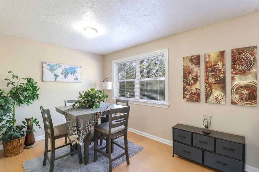 More Photos Of 1005 W Birch Dr, Gulfport Apartments For Sale