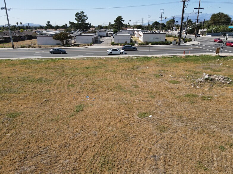 More Photos Of 6909 Victoria Ave, Highland General Retail For Lease