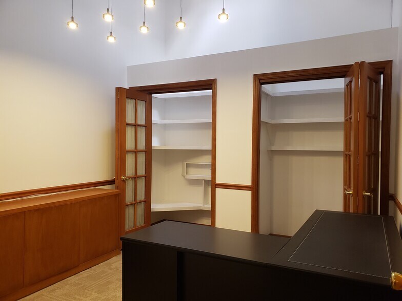 More Photos Of 330 Clematis St, West Palm Beach Storefront Retail Office For Sale