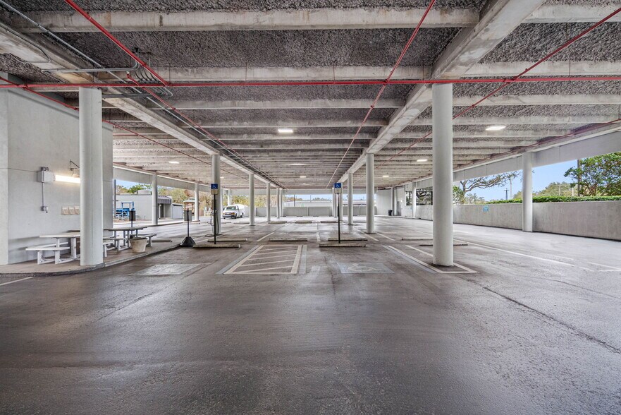 More Photos Of 6801 E Hillsborough Ave, Tampa Office Residential For Lease