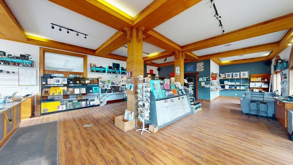 More Photos Of 800 Baker St, Cranbrook Storefront Retail Office For Sale