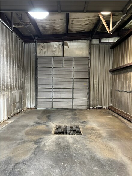 More Photos Of 133 Chester Ct, Bowling Green Warehouse For Lease