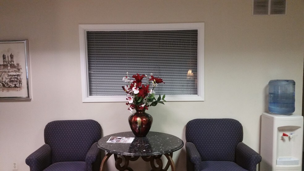 More Photos Of 3838-3856 Raymert Dr, Las Vegas Office For Sale