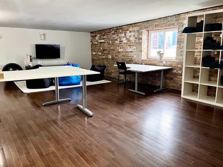 More Photos Of 415 N Sangamon St, Chicago Loft Creative Space For Lease