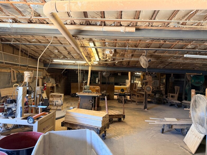 More Photos Of 2570 Needmore Rd, Woodleaf Warehouse For Sale