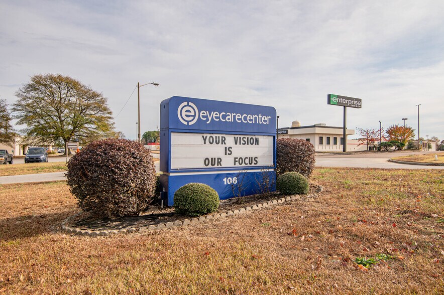 More Photos Of 106 Long Cir, Roanoke Rapids Medical For Sale