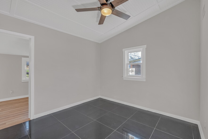 More Photos Of , Marietta Unknown For Sale