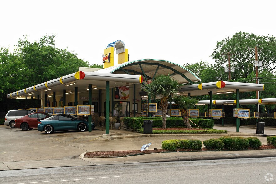 Primary Photo Of 2301 Blanco Rd, San Antonio Fast Food For Lease