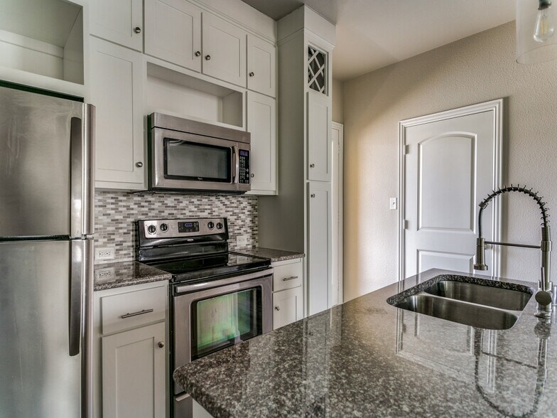 More Photos Of 391-347 E Main St, Lewisville Apartments For Sale