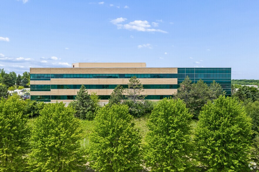 More Photos Of N16W23217 Stone Ridge Dr, Waukesha Office For Sale