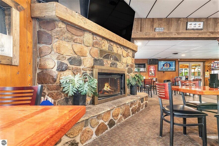 More Photos Of 116 W Wexford Ave, Buckley General Retail For Sale