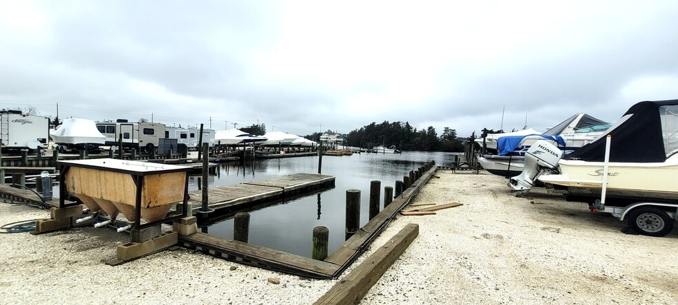 More Photos Of 470 S Green St, Tuckerton Marina For Sale