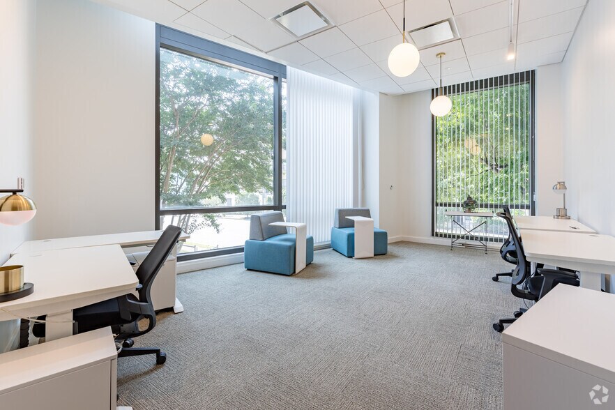 More Photos Of 3035 Peachtree Rd, Atlanta Office For Lease