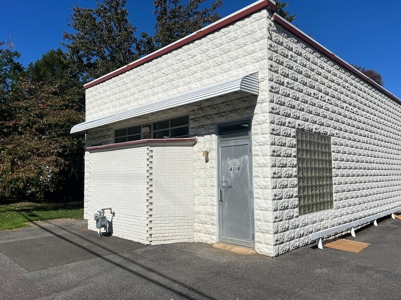 More Photos Of 4118 Queensbury Rd, Hyattsville Freestanding For Lease