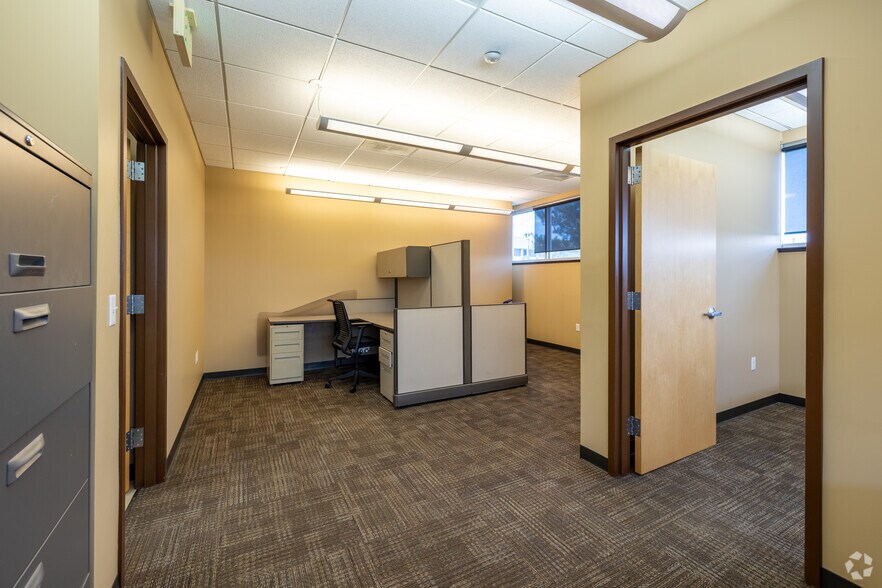 More Photos Of 4000 Quebec St, Denver General Retail For Sale