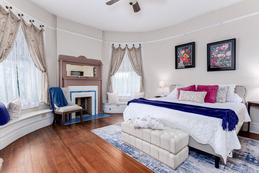 More Photos Of 950 E Grayson St, San Antonio Lodge Meeting Hall For Sale