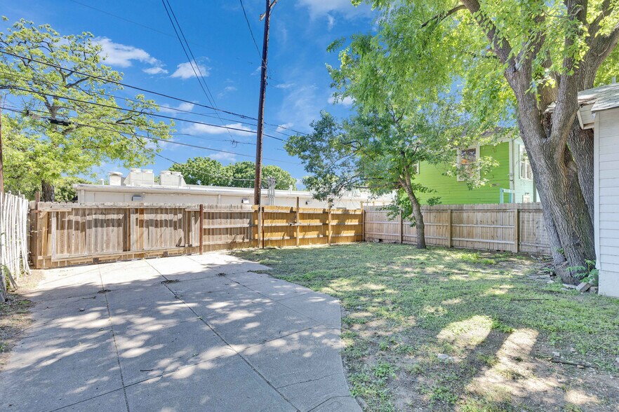 More Photos Of 1006 E Cesar Chavez St, Austin Office Residential For Sale