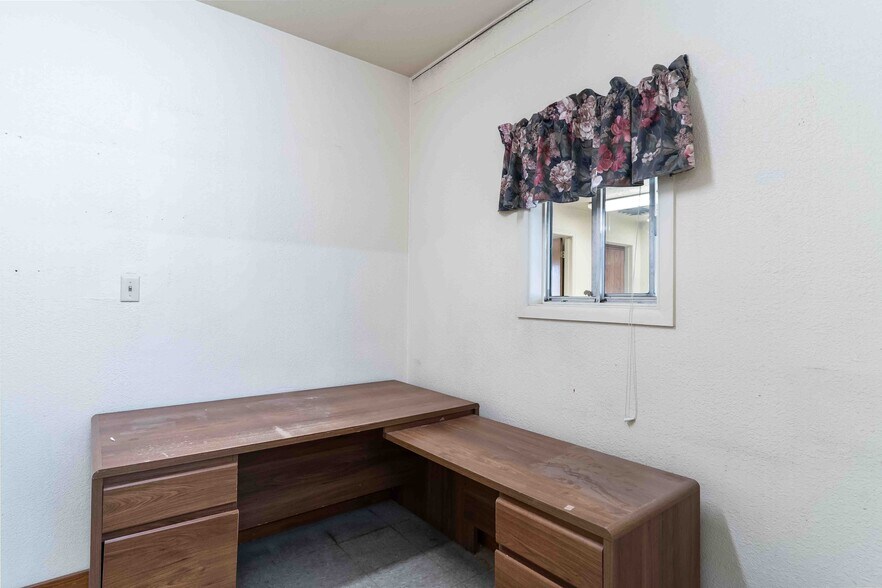 More Photos Of 7212 E Main St, Farmington Warehouse For Sale