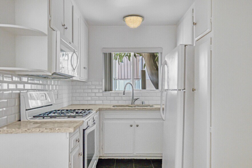 More Photos Of 1253 Federal Ave, Los Angeles Apartments For Sale