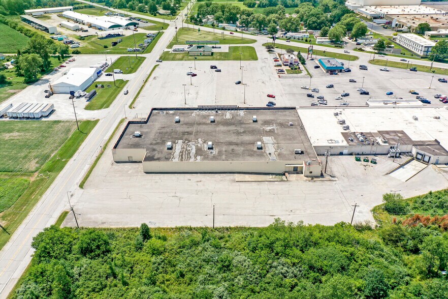 More Photos Of 1519 IN-37, Elwood Storefront Retail Office For Lease