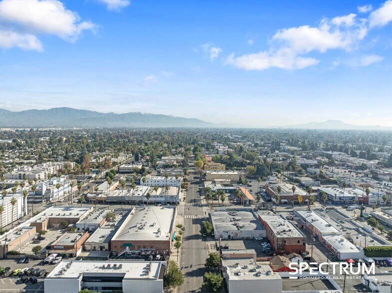More Photos Of 6451-6453 Van Nuys Blvd, Van Nuys Storefront For Lease