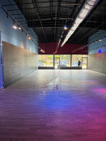 More Photos Of 1850 Lawrenceville Hwy, Decatur Freestanding For Lease