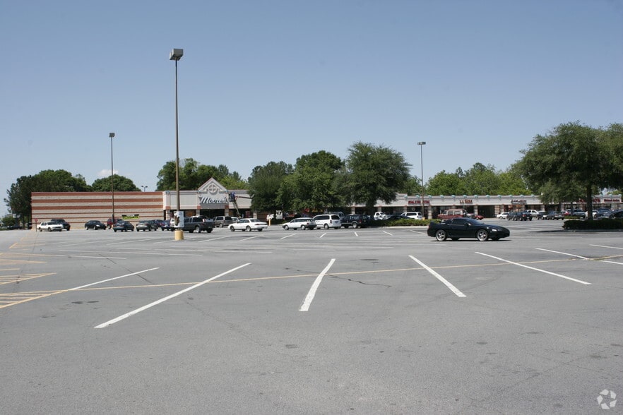 More Photos Of 1200-1320 S Madison Ave, Douglas Storefront For Lease