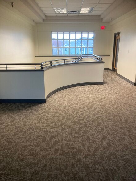 More Photos Of 3510 Clinton Pl, Lawrence Medical For Lease
