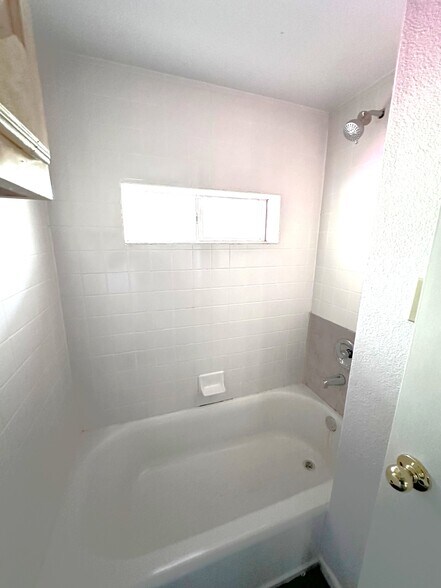 More Photos Of 722 E Wheatland Rd, Duncanville Office For Sale