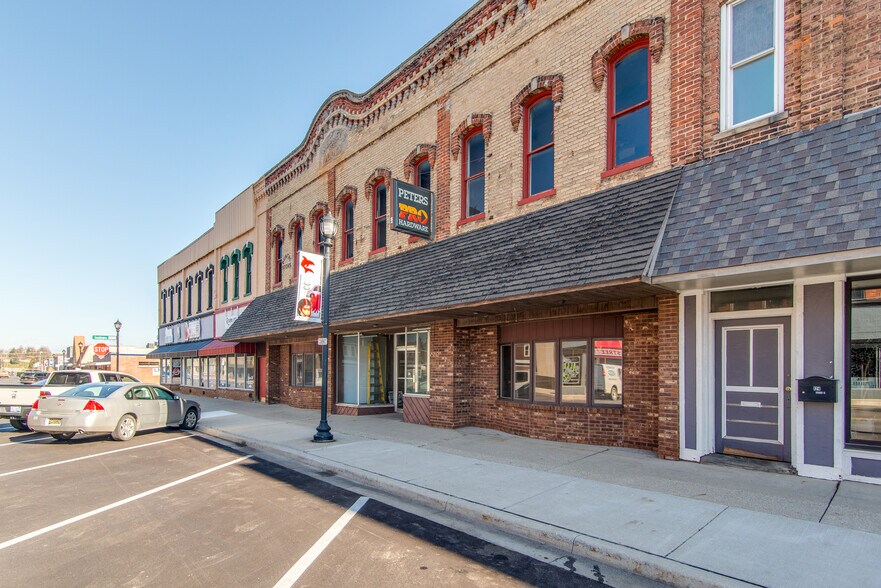 More Photos Of 128-130 N Mill St, Saint Louis General Retail For Sale