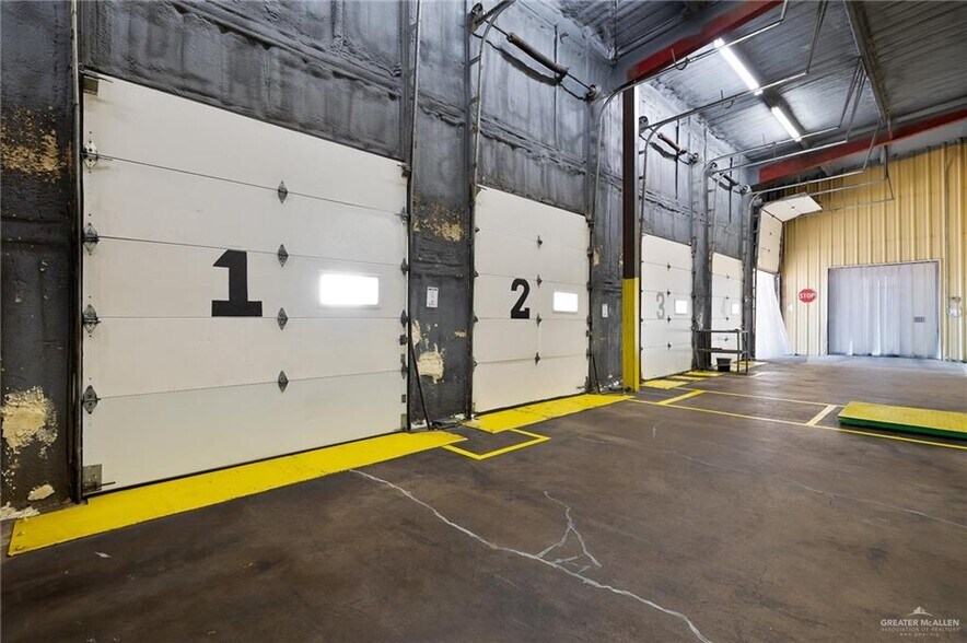 More Photos Of 1300 W US Highway 83, Alamo Warehouse For Lease