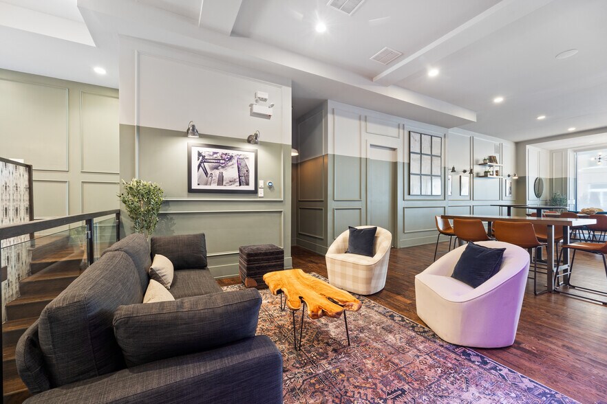 More Photos Of 2521 N Halsted St, Chicago Apartments For Lease