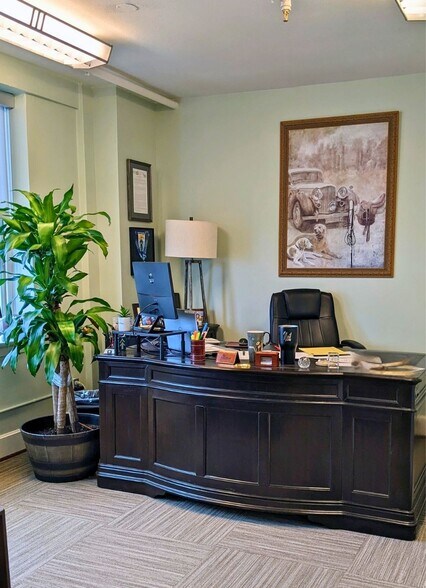 More Photos Of 219 N Main St, Bryan Office For Lease