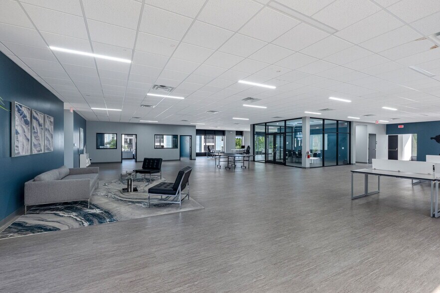 More Photos Of 18401 US Highway 19 N, Clearwater Office For Sale