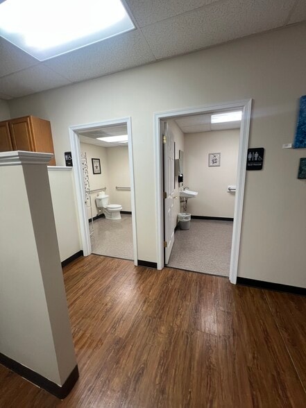 More Photos Of 161 Prosperity Dr, Winchester Showroom For Lease