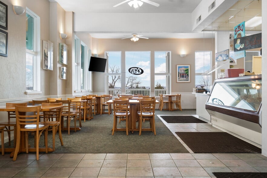 More Photos Of 2569 Charlevoix Rd, Petoskey Restaurant For Sale
