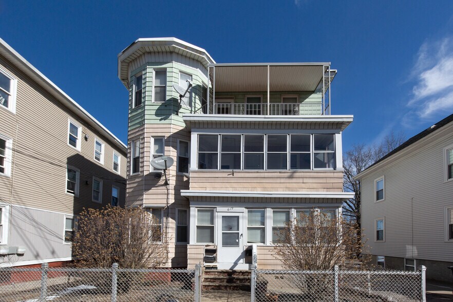 More Photos Of 605 Douglas Ave, Providence Storefront Retail Residential For Sale