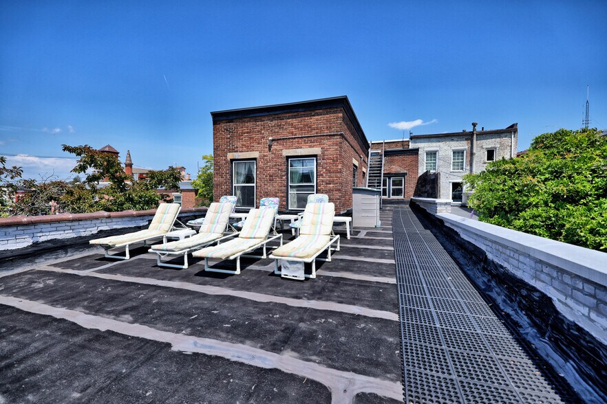 More Photos Of 511 Warren St, Hudson Storefront Retail Residential For Sale