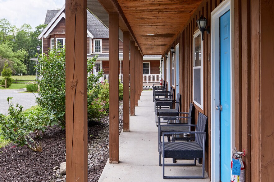 More Photos Of 1471 Denning Rd, Claryville Restaurant For Sale