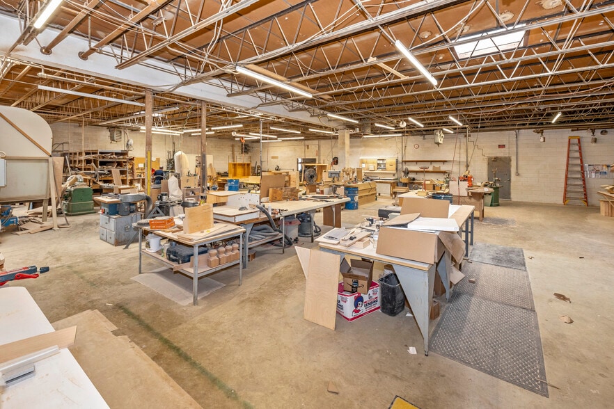 More Photos Of 18001 Sellman Rd, Dickerson Light Manufacturing For Sale