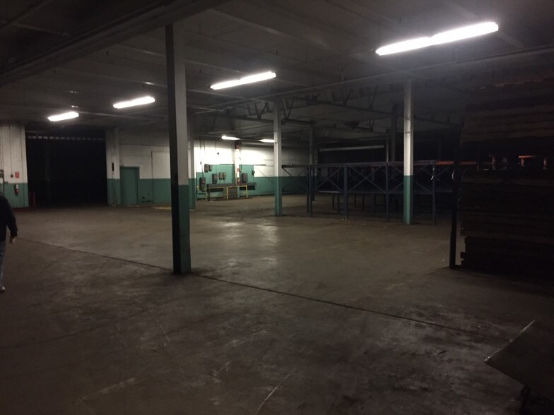 More Photos Of White St, Smithfield Warehouse For Lease