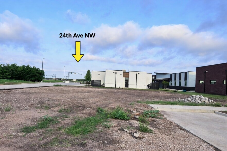 More Photos Of 24th Ave, Norman Land For Lease