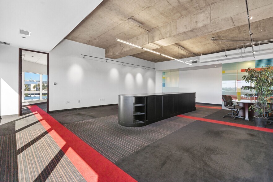More Photos Of 2566 Overland Ave, Los Angeles Medical For Lease