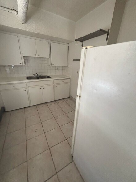 More Photos Of 510 19th Ave SW, Calgary Apartments For Sale